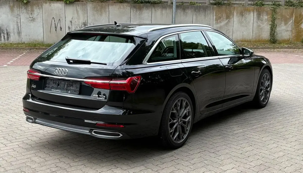 Gebraucht Audi A6 Business 245 PS (180 kW) 2022 Schwarz Kombi