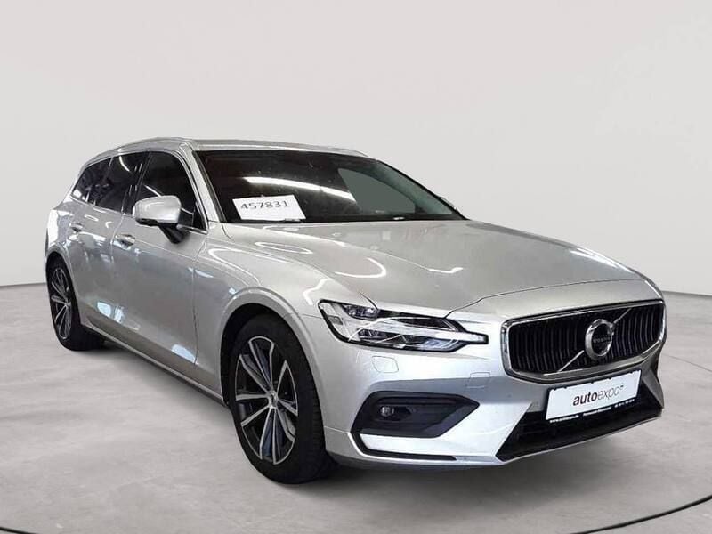 Bright silbermetallic Gebraucht 2022 Volvo V60 Momentum Kombi | 26.790 € (Fairer Preis) - Bild 1/4