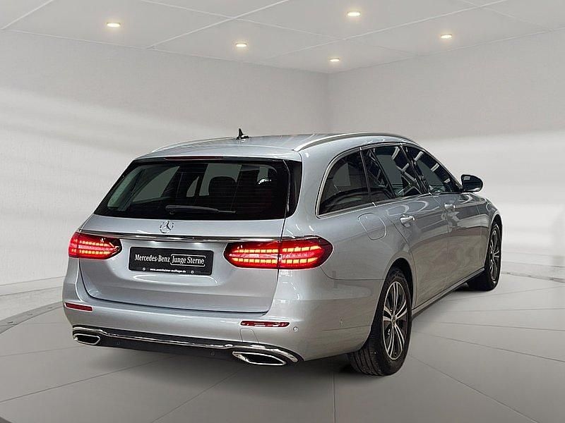 Usata Mercedes E220 Avantgarde 200 CV (147 kW) 2022 Argento Station wagon