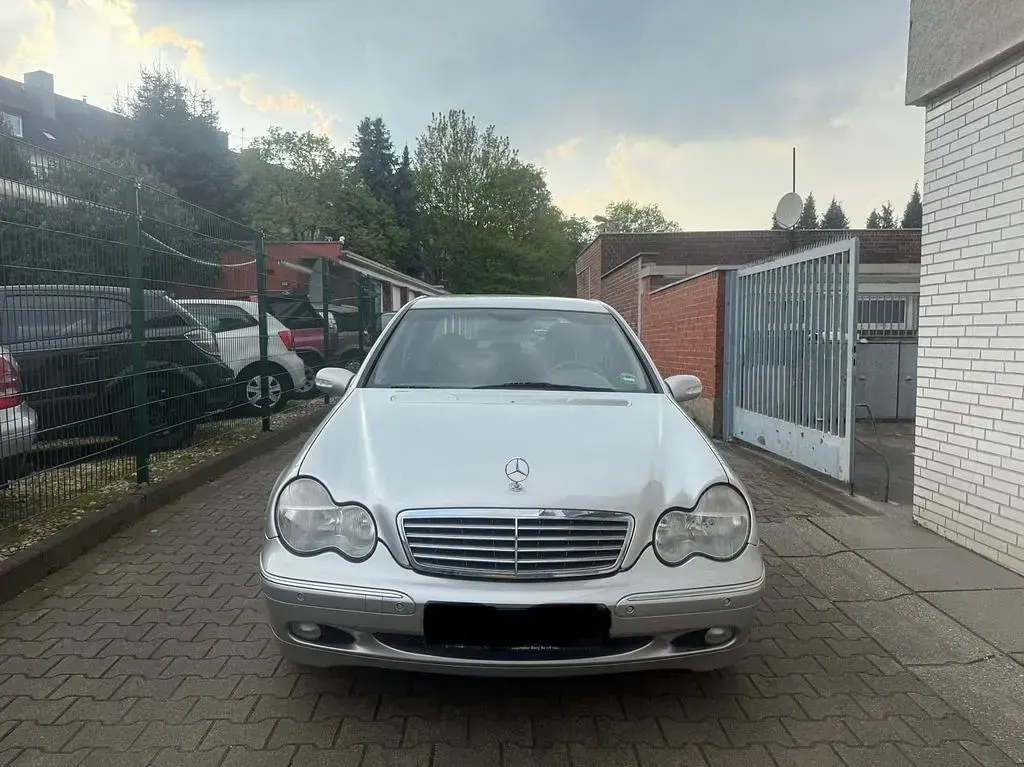 Gebraucht Mercedes C240 Elegance 170 PS (125 kW) 2000 Silber Limousine