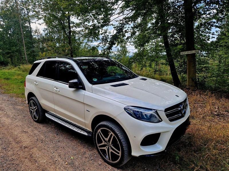 Weiß Gebraucht 2017 Mercedes GLE500 AMG SUV | 33.900 € (Fairer Preis) - Bild 1/4