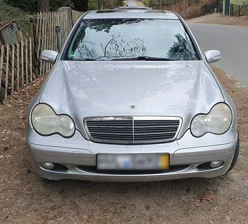 Gebraucht Mercedes C220 143 PS (105 kW) 2002 Silber Limousine