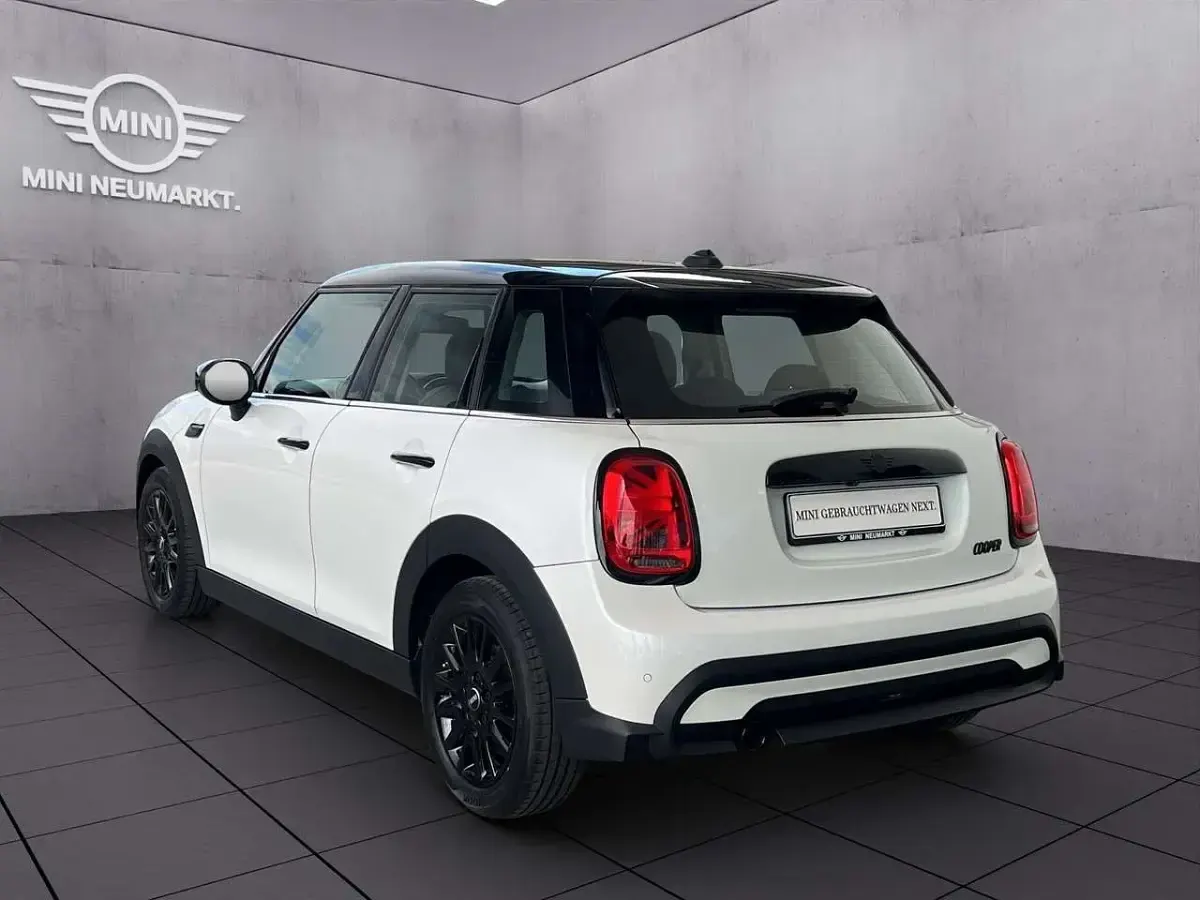 Gebraucht Mini Cooper 136 PS (100 kW) 2023 Weiß Kleinwagen