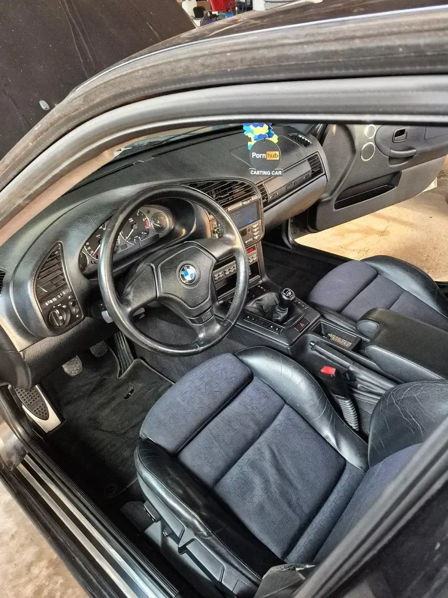Gebraucht BMW 323 170 PS (125 kW) 1998 Schwarz Kombi