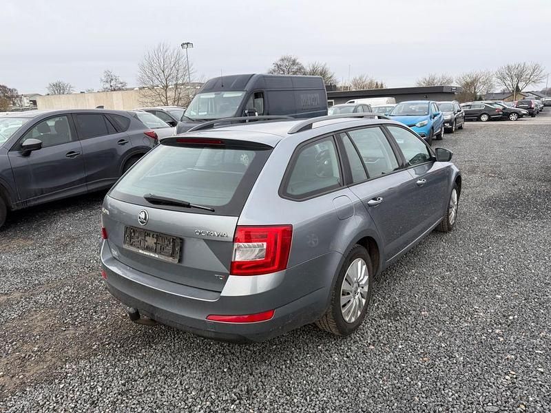 Gebraucht Skoda Octavia Ambition 150 PS (110 kW) 2014 Grau Kleinwagen
