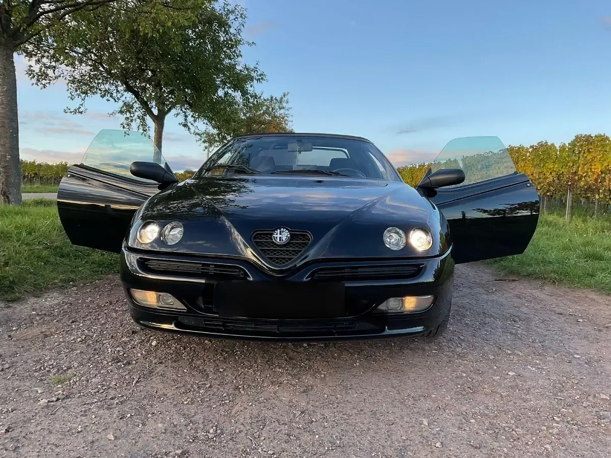 Gebraucht Alfa Romeo Spider 144 PS (105 kW) 1999 Schwarz Cabrio