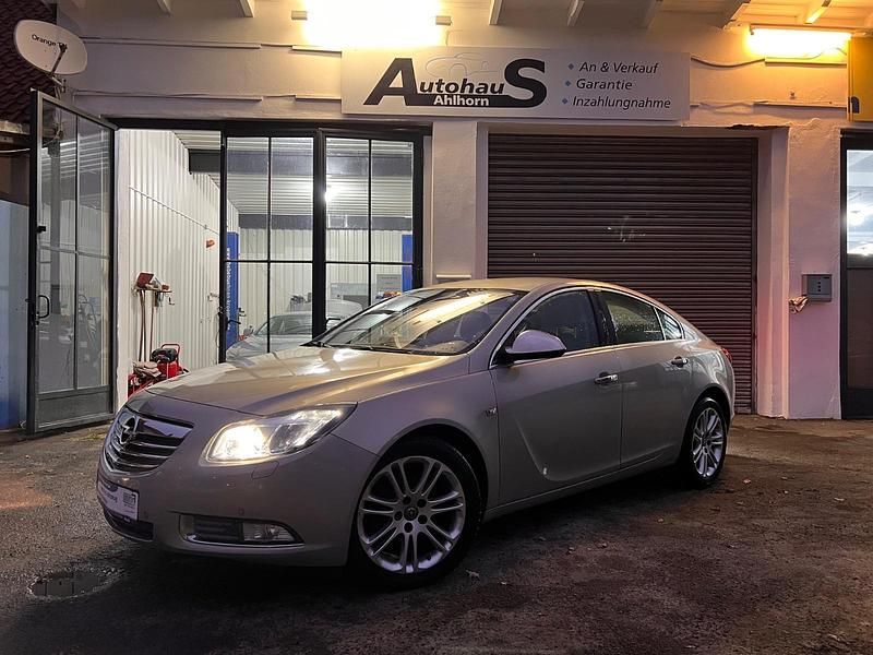 Grau Gebraucht 2010 Opel Insignia Innovation Limousine | 6.900 € (Teuer) - Bild 1/4