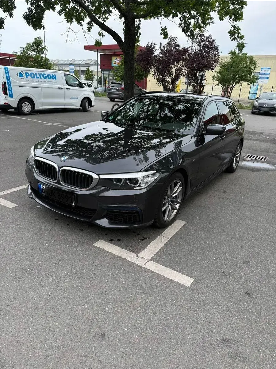 Gebraucht BMW 530 M Sport 252 PS (185 kW) 2020 Grau Kombi