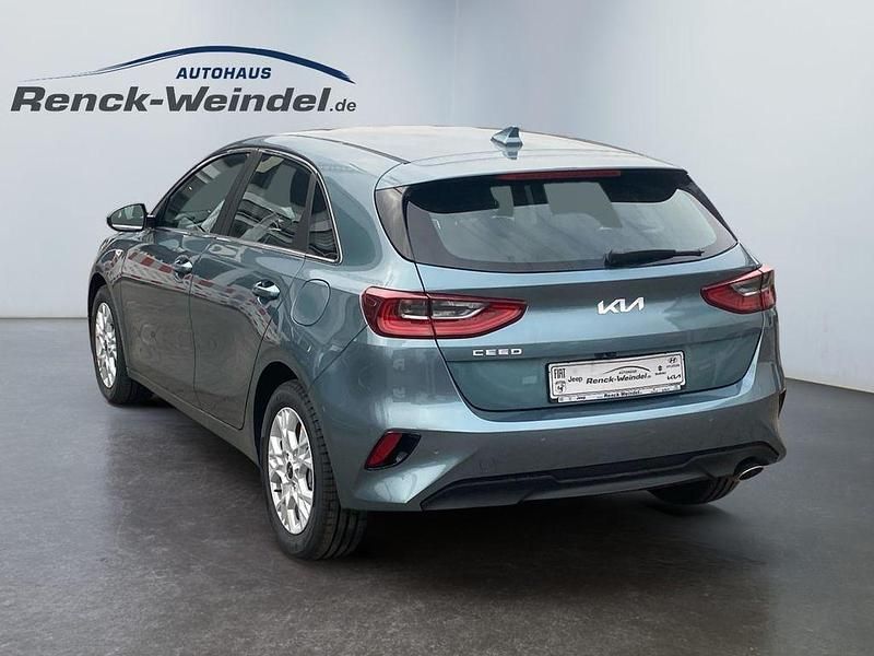 Gebraucht Kia Ceed Vision 140 PS (102 kW) 2024 Grau Kleinwagen
