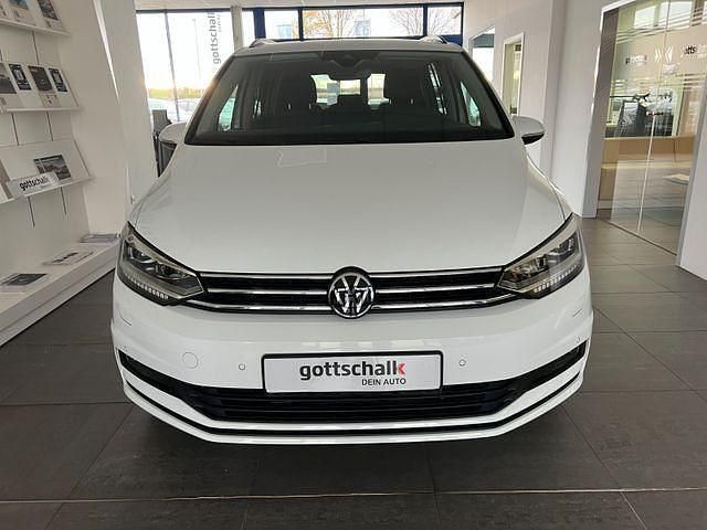 Gebraucht VW Touran Comfortline 150 PS (110 kW) 2024 Weiß Van / Kleinbus