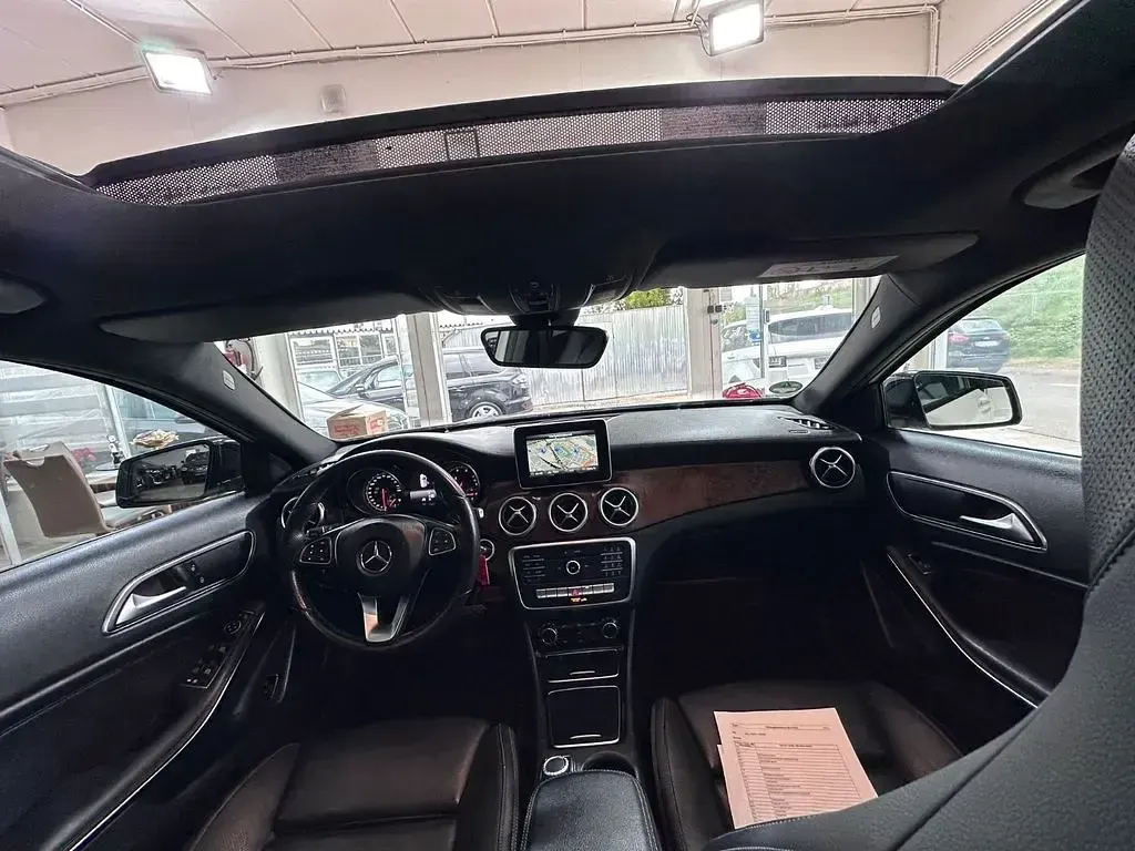 Gebraucht Mercedes GLA200 Urban 156 PS (114 kW) 2017 Weiß SUV