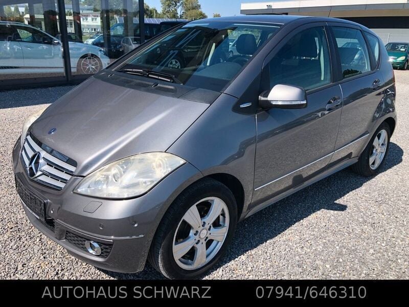 Grau Gebraucht 2009 Mercedes A200 Avantgarde Limousine | 4.750 € - Bild 1/4