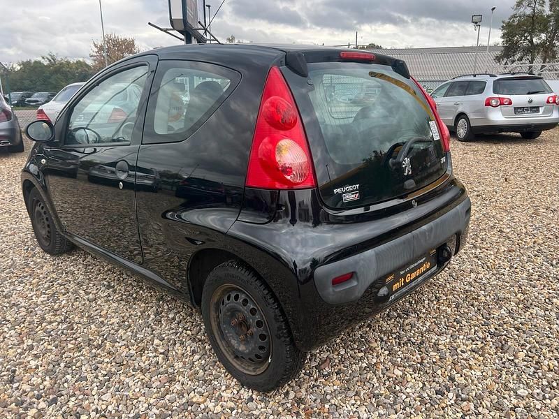 Gebraucht Peugeot 107 Filou 68 PS (50 kW) 2006 Schwarz Kleinwagen