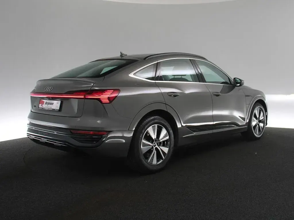 Second-hand Audi Q8 e-tron Advanced 250 kW (340 CP) 2023 Gri SUV