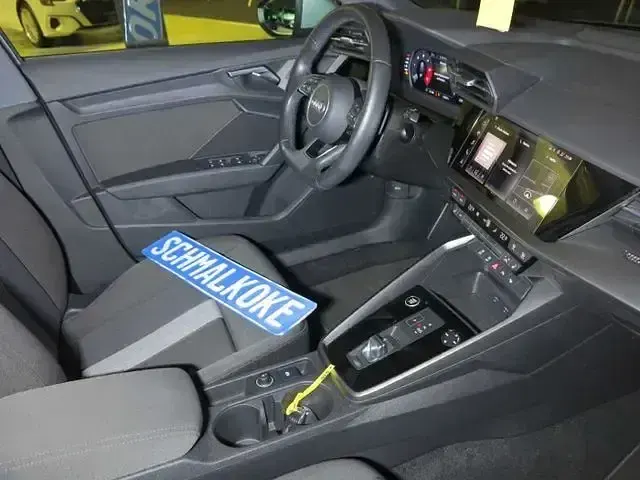 Używany Audi A3 Advanced 150 KM (110 kW) 2022 Srebrny Sedan/Limuzyna