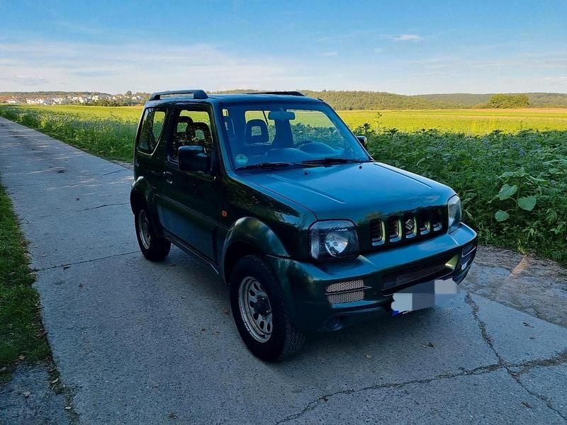 Grün Gebraucht 2009 Suzuki Jimny Ranger SUV | 7.250 € (Guter Preis) - Bild 1/4