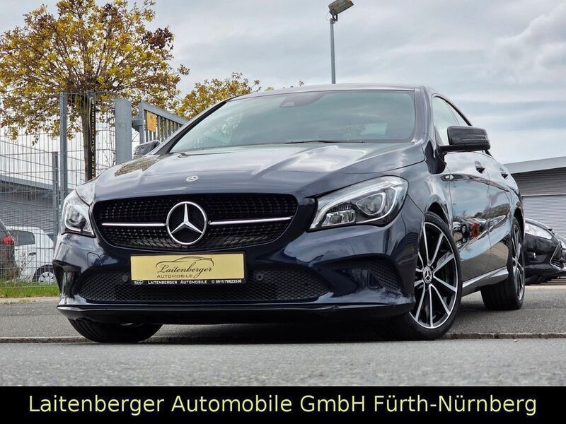 Blau Gebraucht 2017 Mercedes CLA250 Limousine | 21.900 € (Fairer Preis) - Bild 1/4