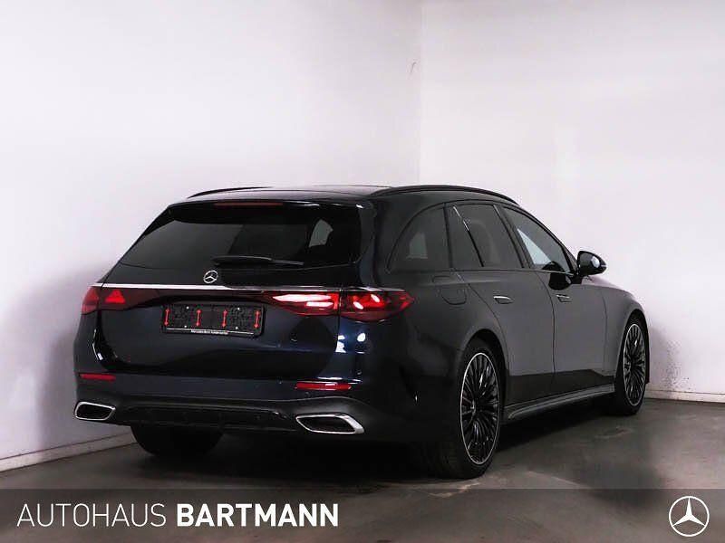 Gebraucht Mercedes E220 AMG 197 PS (144 kW) 2024 Blau Limousine
