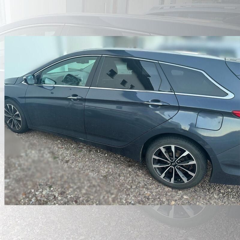 Blau Gebraucht 2017 Hyundai i40 Premium Kombi | 15.600 € (Guter Preis) - Bild 1/4