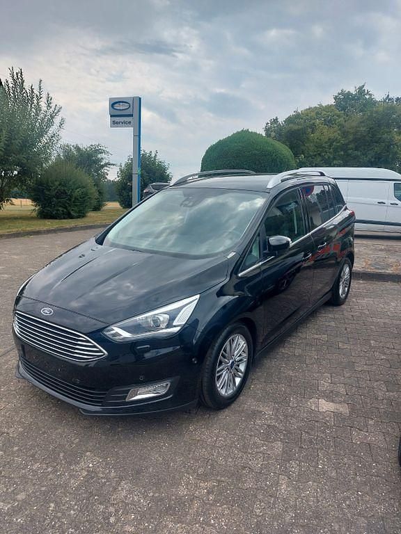 Schwarz Gebraucht 2016 Ford Grand C-Max Titanium Van / Kleinbus | 10.990 € (Fairer Preis) - Bild 1/4