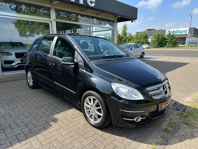 Gebraucht Mercedes B160 95 PS (69 kW) 2011 Kosmosschwarz  metalliclack Van / Kleinbus