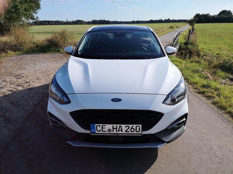 Gebraucht Ford Focus Active 182 PS (133 kW) 2019 Weiß Limousine