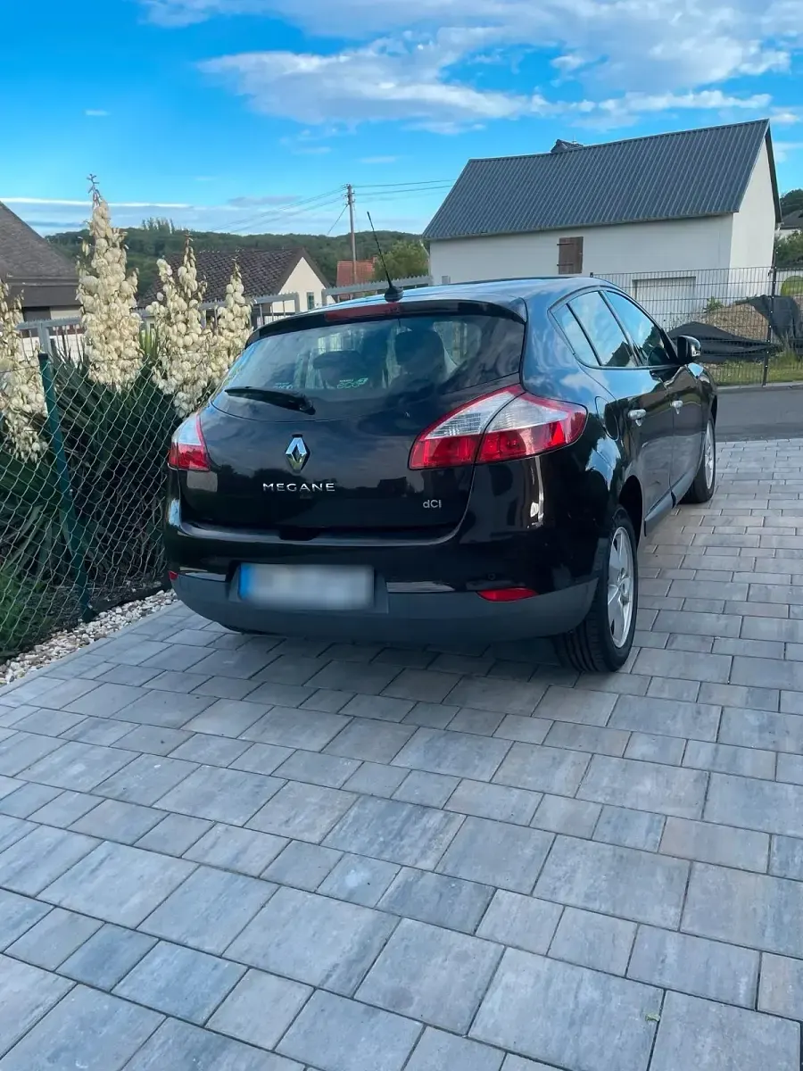Gebraucht Renault Mégane III 106 PS (77 kW) 2012 Braun Limousine