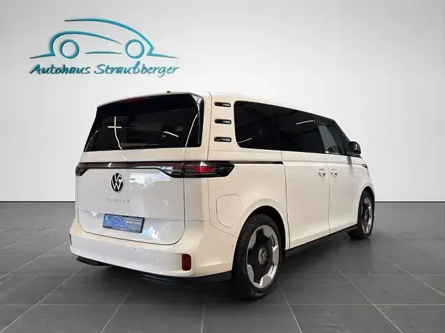 Używany VW ID. Buzz Pro 150 kW (204 KM) 2023 Biały Minivan