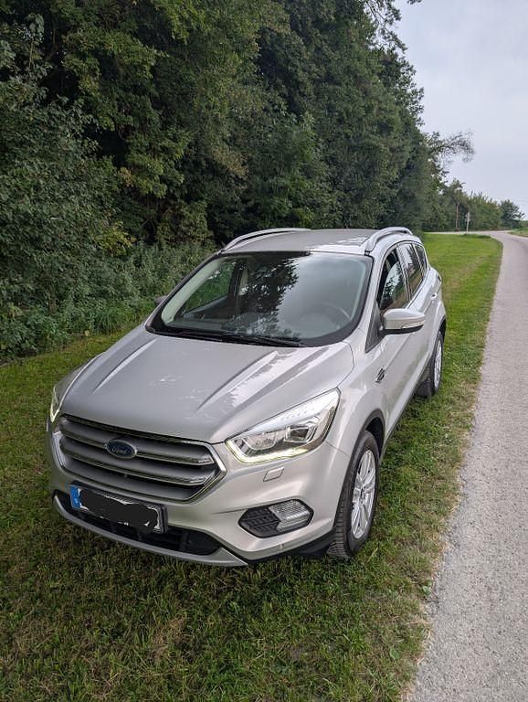 Silber Gebraucht 2019 Ford Kuga Cool & Connect SUV | 11.500 € (Superpreis) - Bild 1/4