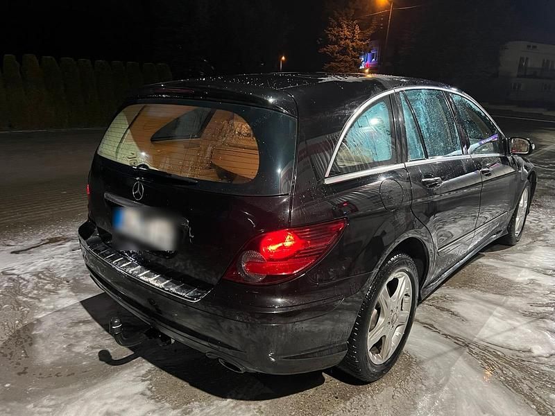 Gebraucht Mercedes R300 200 PS (147 kW) 2011 Schwarz Van / Kleinbus