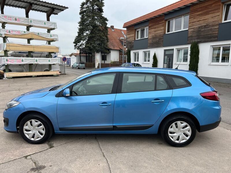 Gebraucht Renault Mégane III Authentique 116 PS (85 kW) 2015 Blau Limousine