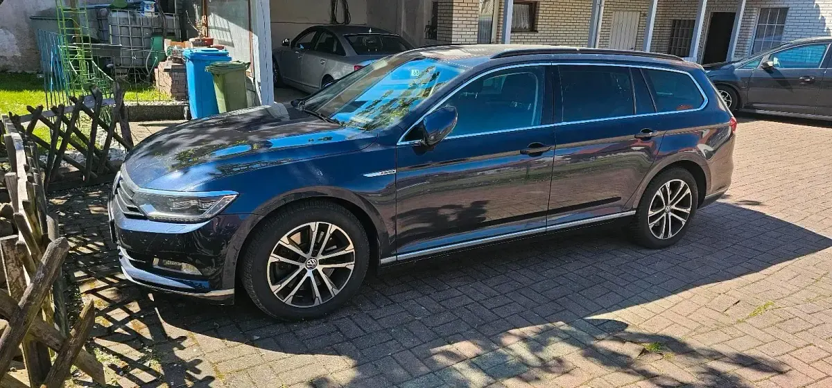 Second-hand VW Passat 239 CP (175 kW) 2015 Albastru Break