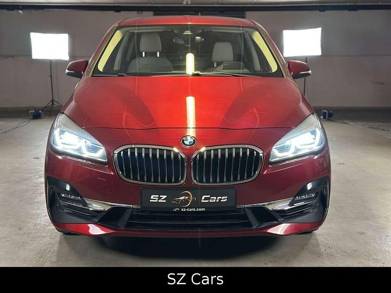 Gebraucht BMW 220 Luxury Line 192 PS (141 kW) 2018 Flamencorot brillanteffekt met Van / Kleinbus