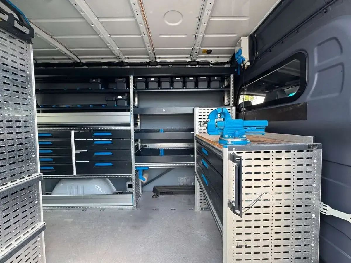 Używany Mercedes Sprinter 163 KM (119 kW) 2021 Biały Van