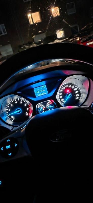 Gebraucht Ford Focus 101 PS (74 kW) 2014 Weiß Kombi