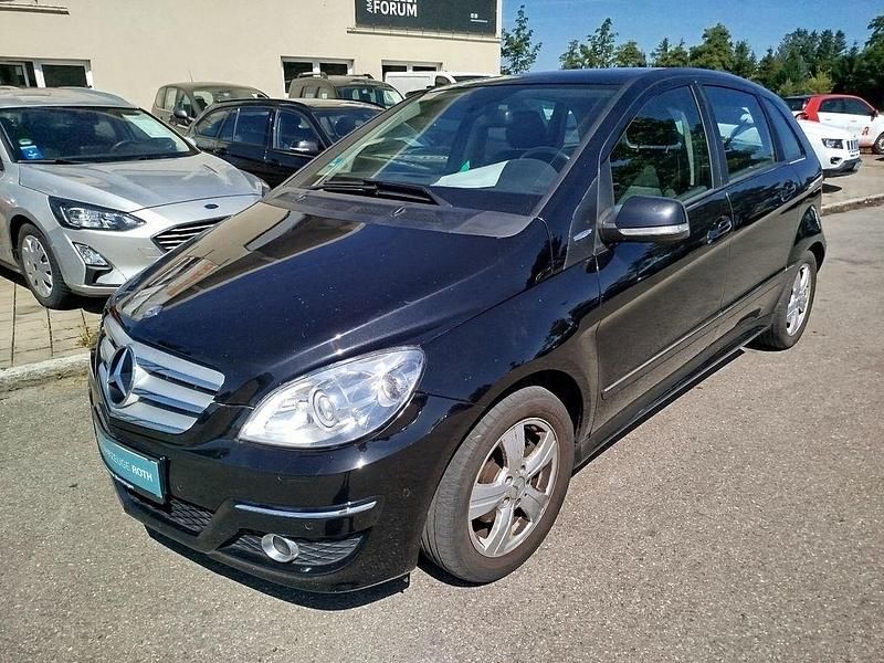 Schwarz Gebraucht 2009 Mercedes B180 Van / Kleinbus | 4.990 € (Fairer Preis) - Bild 1/4