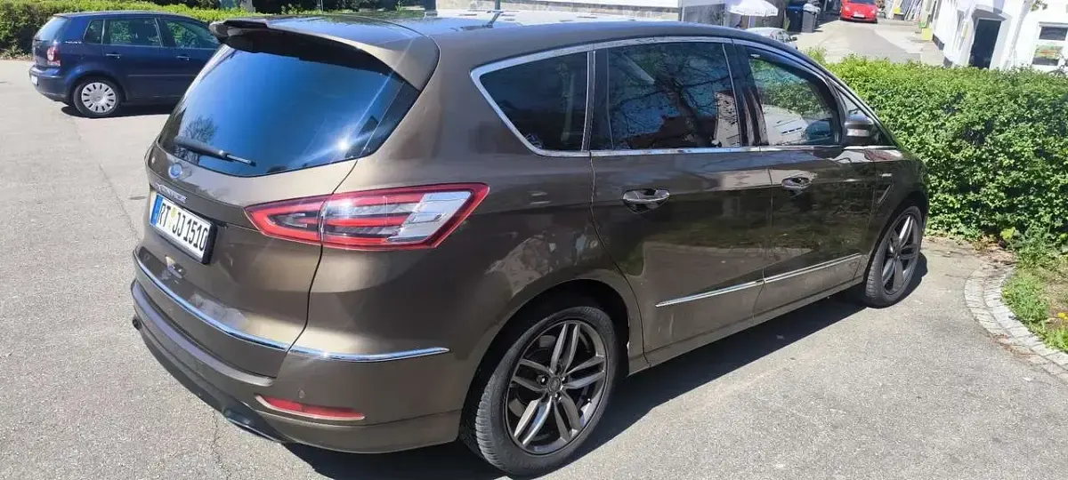 Gebraucht Ford S-MAX Vignale 179 PS (131 kW) 2017 Braun Van / Kleinbus