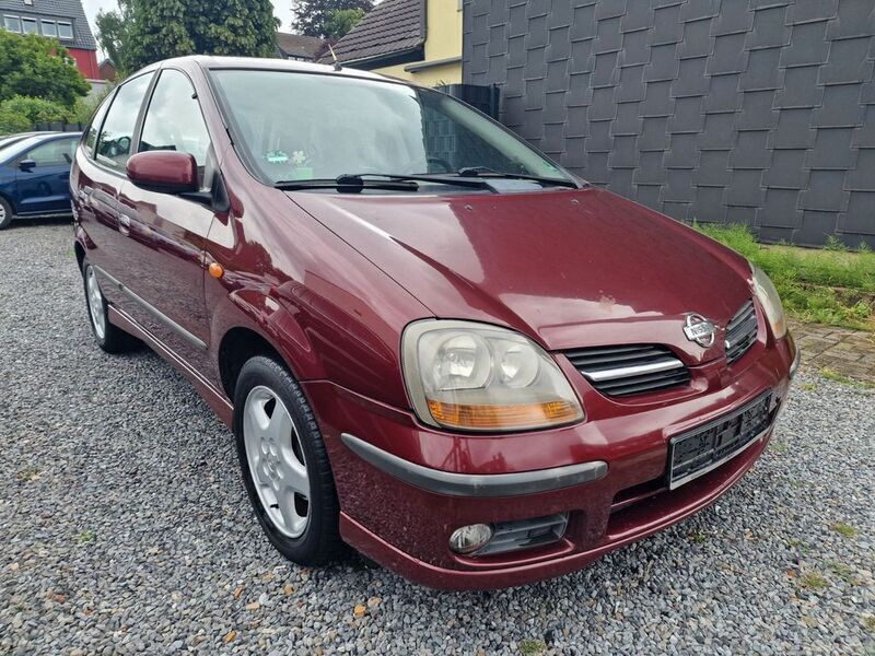 Rot Gebraucht 2002 Nissan Almera Tino Van / Kleinbus | 1.690 € (Etwas zu teuer) - Bild 1/4