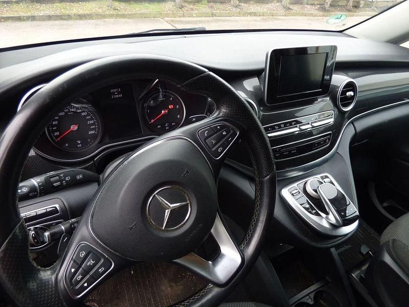 Gebraucht Mercedes V250 Edition 190 PS (139 kW) 2016 Grau Van / Kleinbus
