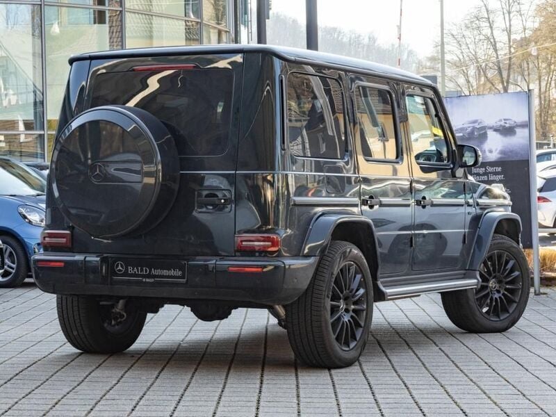 Gebraucht Mercedes G500 Night 421 PS (309 kW) 2024 Grün smaragdgrün metallic SUV