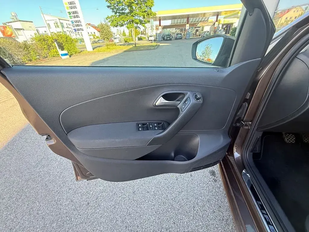 Gebraucht VW Polo Life 86 PS (63 kW) 2013 Braun Kleinwagen