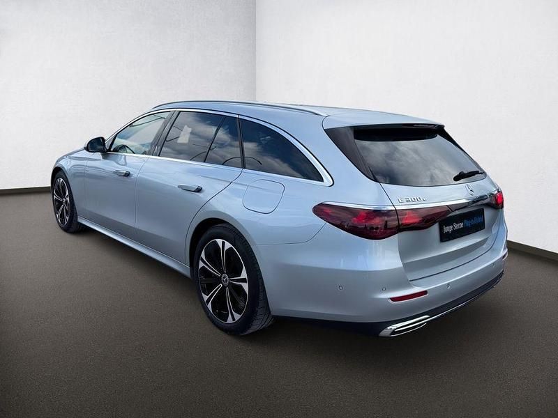 Gebraucht Mercedes E300 Avantgarde 313 PS (230 kW) 2024 Silberlack hightechsilber Kombi
