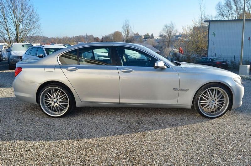 Gebraucht BMW 730 245 PS (180 kW) 2010 Silber Limousine