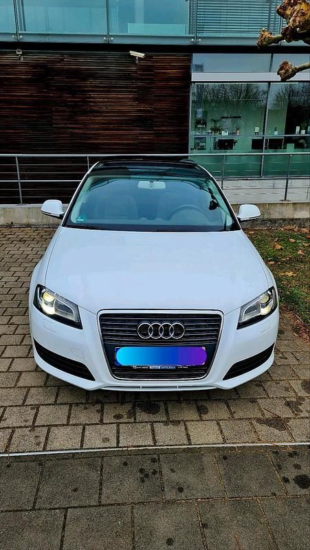 Weiß Gebraucht 2010 Audi A3 Exclusive Limousine | 6.890 € (Etwas zu teuer) - Bild 1/4