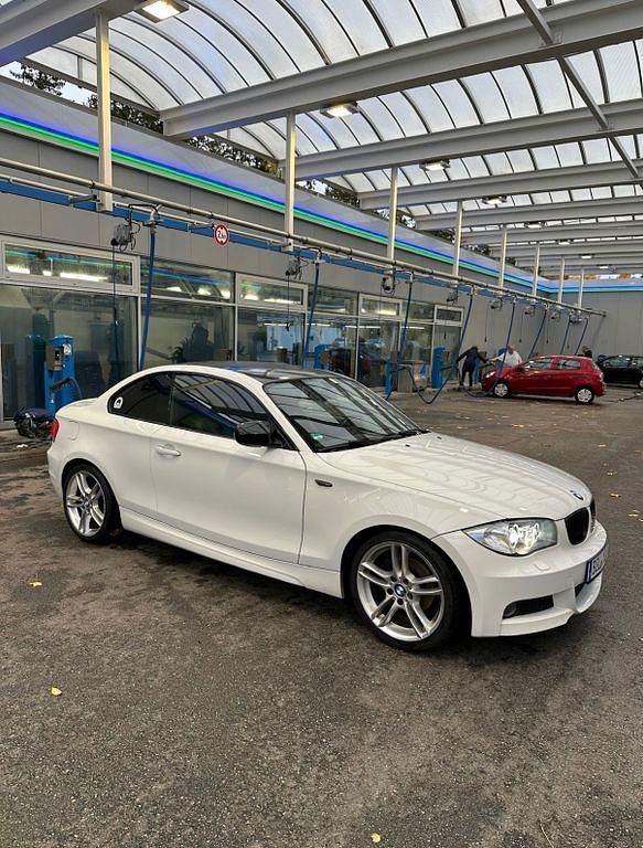 Gebraucht BMW 120 M Sport 177 PS (130 kW) 2012 Weiß Kleinwagen