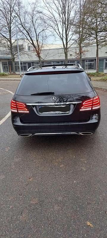 Gebraucht Mercedes E300 231 PS (169 kW) 2015 Schwarz Kombi