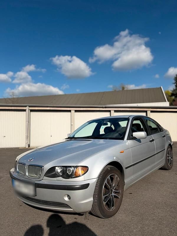 Gebraucht BMW 318 143 PS (105 kW) 2002 Silber Limousine