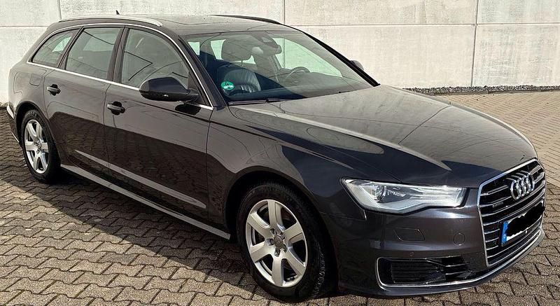 Gebraucht Audi A6 Ambiente 218 PS (160 kW) 2015 Schwarz Kombi