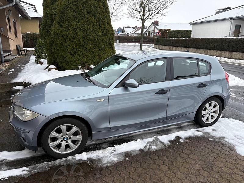 Gebraucht BMW 116 122 PS (89 kW) 2006 Grau Kleinwagen