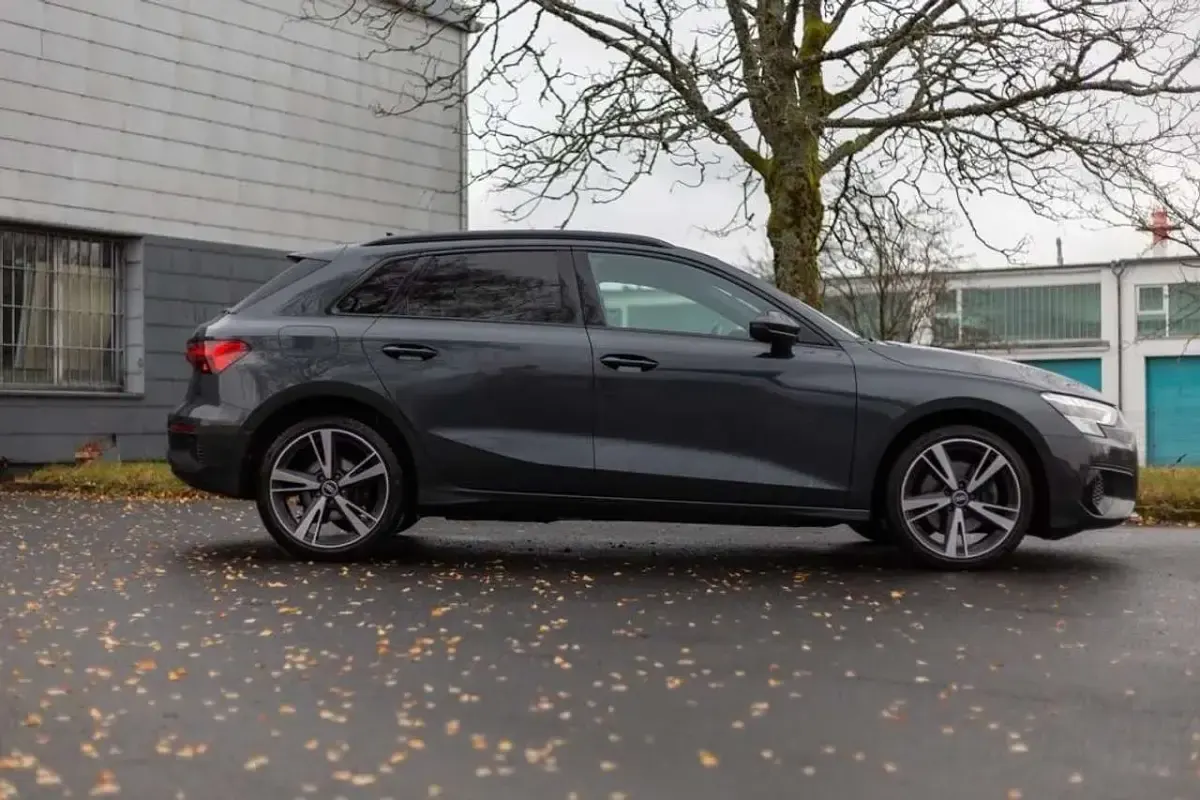 Gebraucht Audi A3 e-tron Advanced 150 PS (110 kW) 2021 Grau Kleinwagen